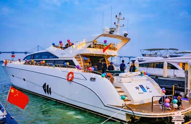 90尺豪华商务游艇