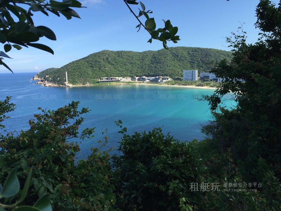 亞龍灣游艇會(huì)→太陽(yáng)灣→百福灣→東排→西排→亞龍灣酒店群→亞龍灣游艇會(huì) 亞龍灣游艇會(huì)→太陽(yáng)灣→百福灣→東排→西排→亞龍灣酒店群→亞龍灣游艇會(huì)