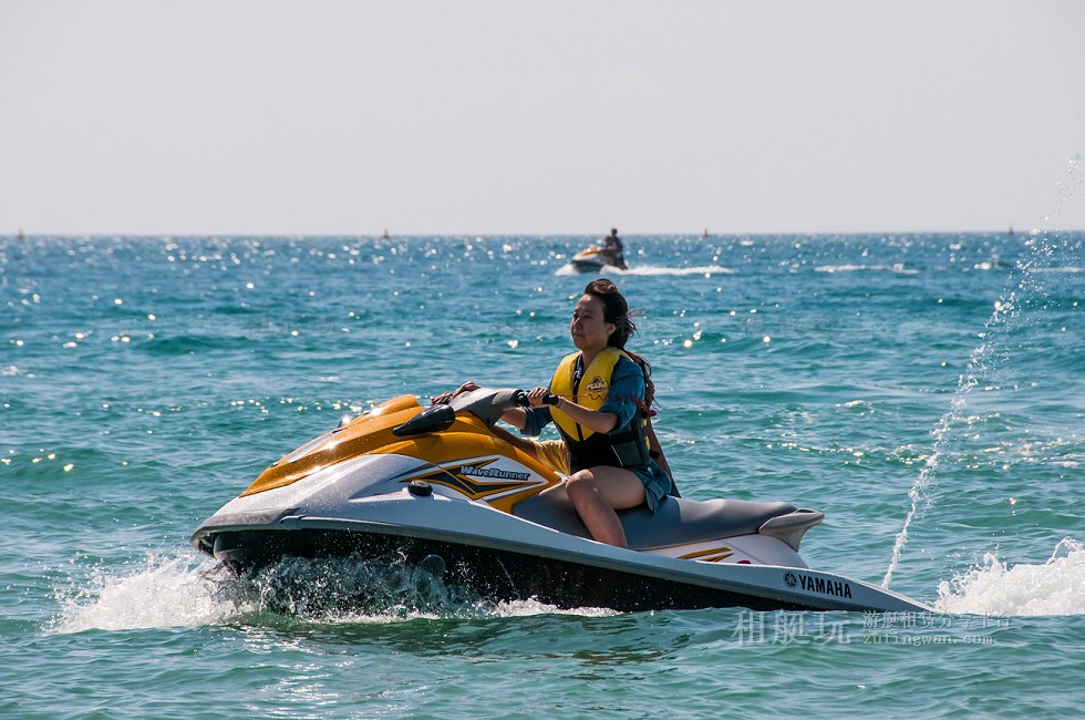 亞龍灣游艇會(huì)→太陽(yáng)灣→百福灣→東排→西排→亞龍灣酒店群→亞龍灣游艇會(huì) 亞龍灣游艇會(huì)→太陽(yáng)灣→百福灣→東排→西排→亞龍灣酒店群→亞龍灣游艇會(huì)